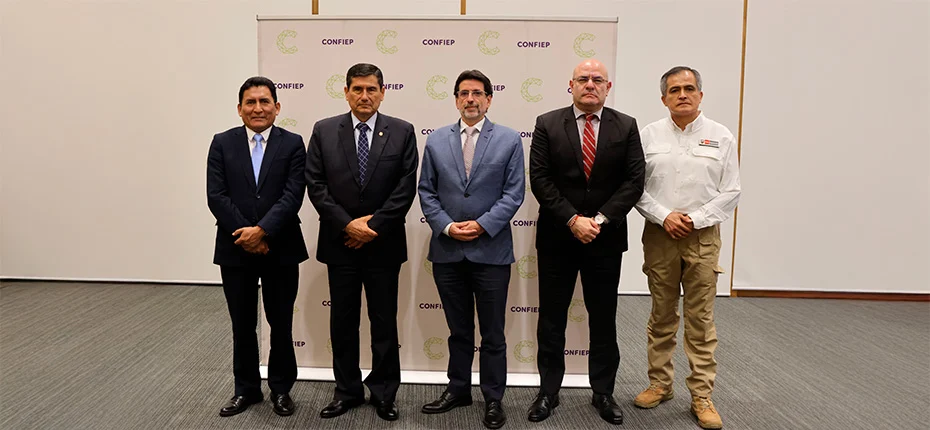 CONFIEP and Government Leaders Convene to Address Economic Stability Amid Political Transition