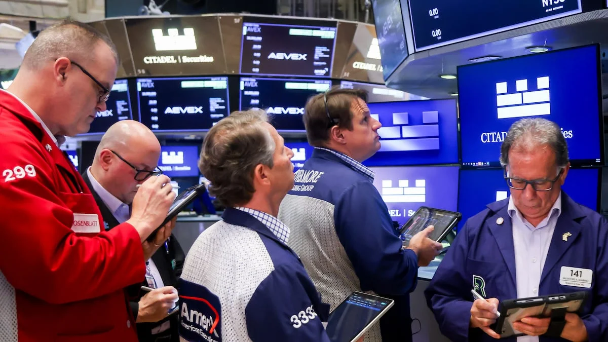 Wall Street’s Bullish Surge: AI Momentum and Earnings Power Push S&P 500 Targets Higher