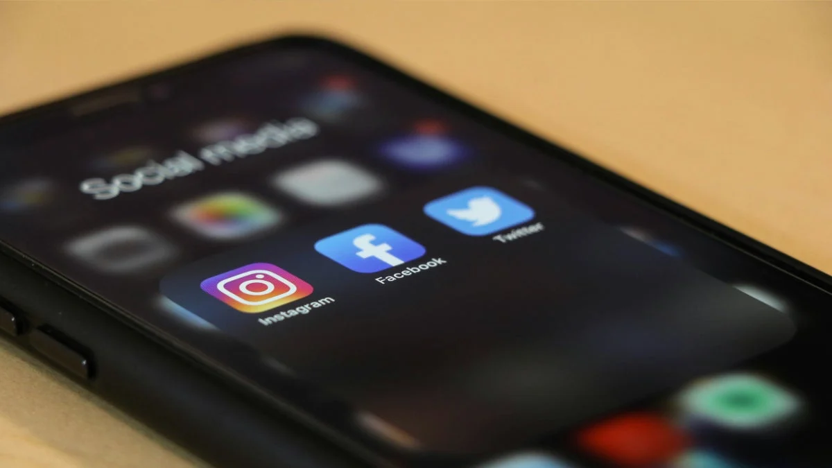 Global Digital Blackout: Major Meta Platforms Experience Significant Service Disruption