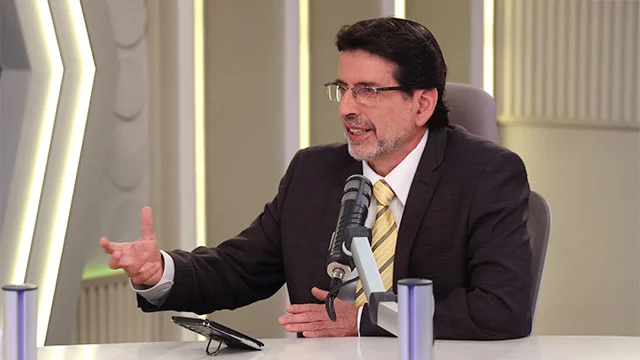 Balancing Wages and Formalization: The Debate Over the New Minimum Wage in Peru