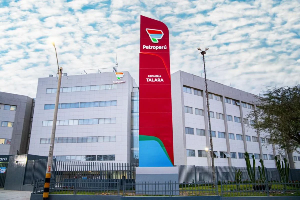 Petroperú Secures Vital Liquidity: A $475 Million Bridge Loan Amidst Operational Crisis