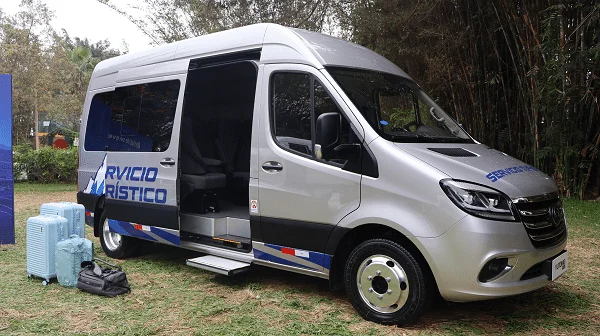 Yutong Expands Footprint in Peru: Launching the V6 Van Series to Redefine Commercial Transport