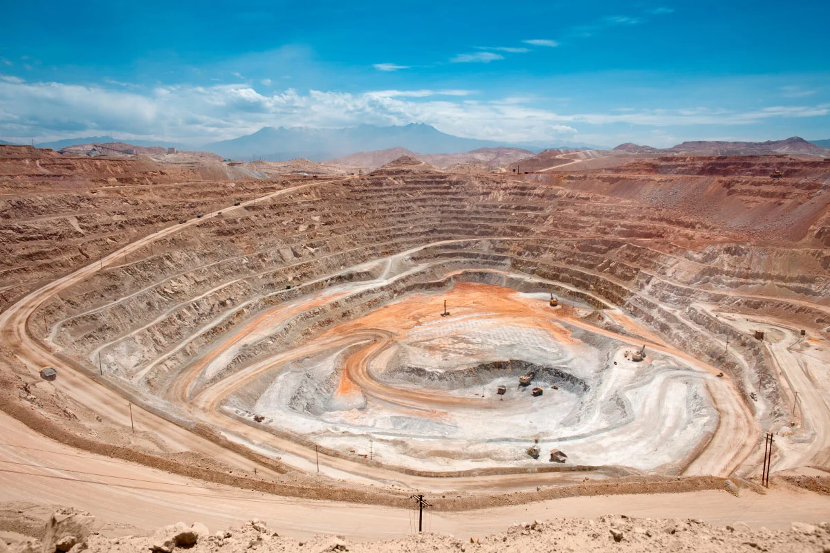 Peru’s Mining Sector Grapples with Delays and Illegality: A Call for Integrated Solutions