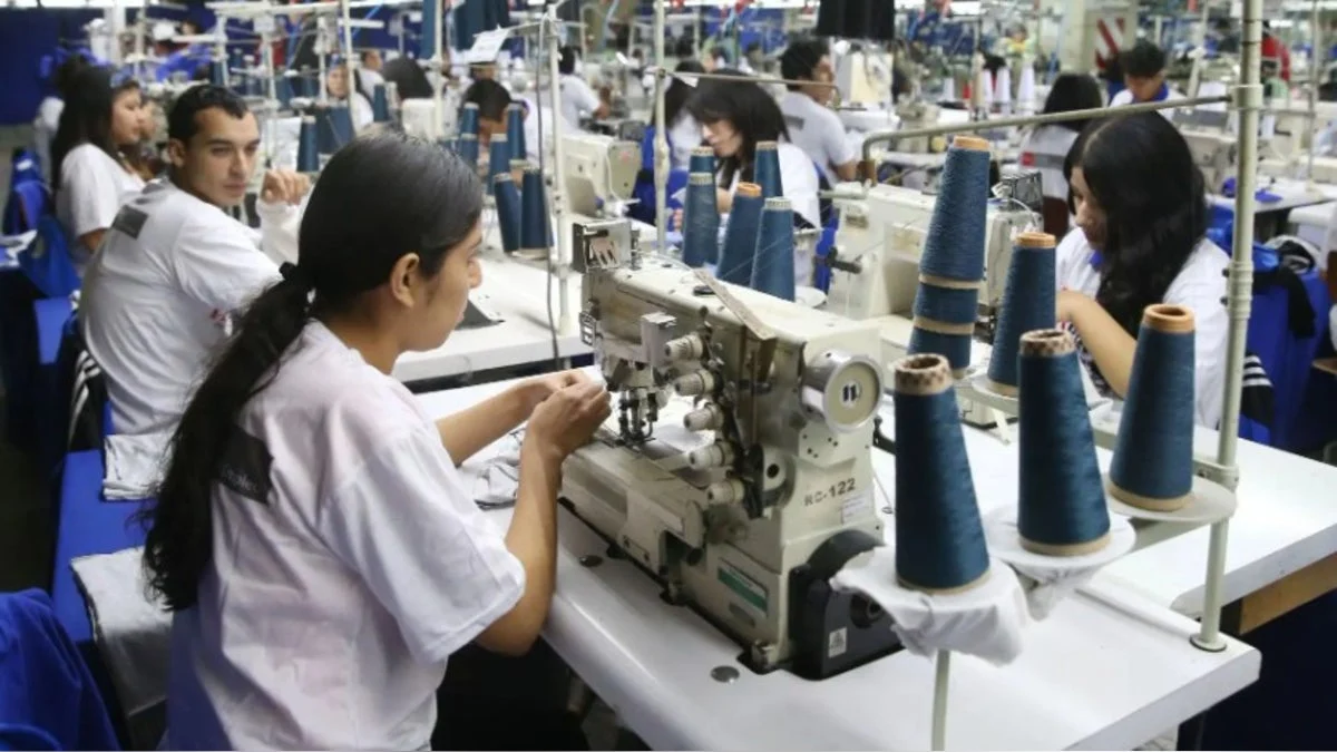 The Great Debate: Peru’s Minimum Wage Hike Sparks Economic Controversy
